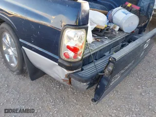 2000 Dodge Ram 1500 with VIN 1B7HC16Z5YS526954, listed as a IAAI auction lot 41627502 with 189,632 mi miles. Bid and sale history available at carsss.com. Image 6.