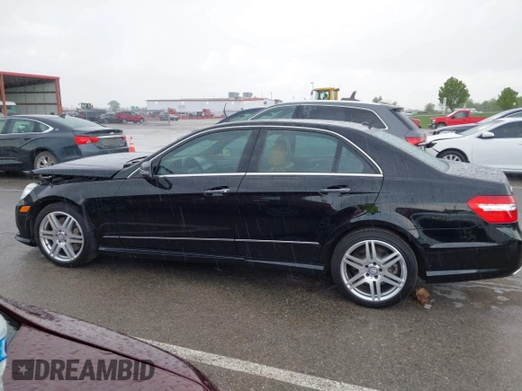 2010 Mercedes-Benz E 550 Luxury z VIN WDDHF7CB5AA069047, wystawiony jako IAAI lot #42111552 z przebiegiem 126 214 mil mil oraz . Historia ofert i sprzedaży dostępna na DreamBid. Obrazek 14.
