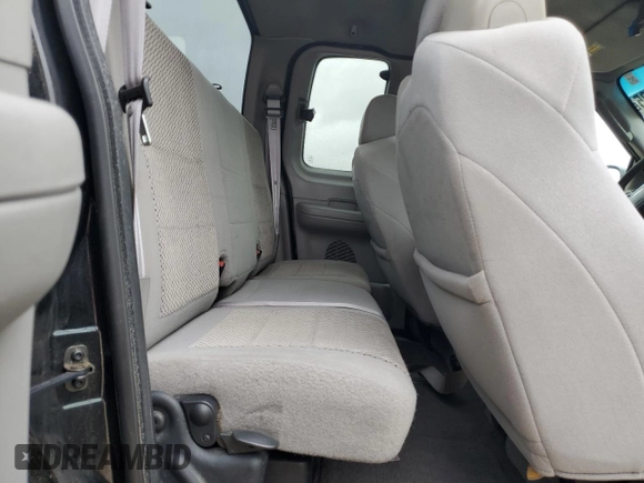 2003 Ford F-150 XL z VIN 1FTRX17W53NB84703, wystawiony jako Copart lot #51608895 z przebiegiem 291 806 mil mil oraz Szkoda całkowita • Salvage title. Historia ofert i sprzedaży dostępna na DreamBid. Obrazek 10.