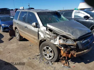 2005 Honda Pilot EX with VIN 5FNYF18475B044570, listed as a IAAI auction lot 41728694 with 200,585 mi miles. Bid and sale history available at carsss.com. Image 1.