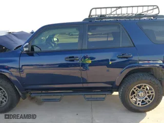 2020 Toyota 4Runner SR5 with VIN JTEBU5JR0L5800176, listed as a IAAI auction lot 41759606 with 133,921 mi miles. Bid and sale history available at carsss.com. Image 15.