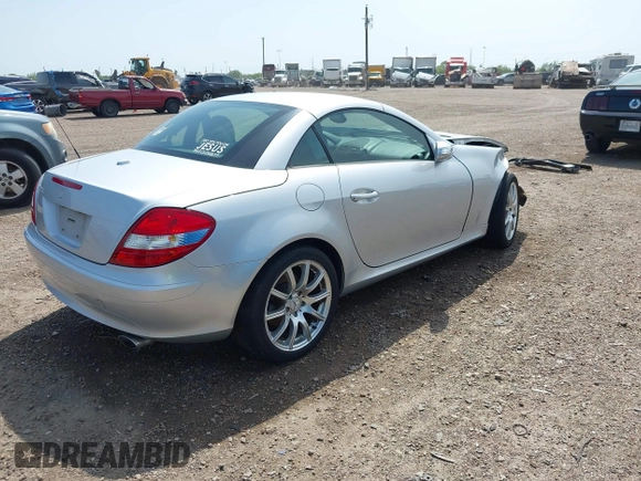 2007 Mercedes-Benz SLK 350 z VIN WDBWK56F47F140488, wystawiony jako IAAI lot #41911083 z przebiegiem 105 325 mil mil oraz . Historia ofert i sprzedaży dostępna na DreamBid. Obrazek 4.