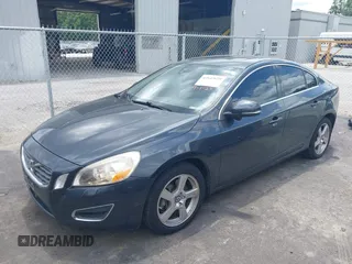 2012 Volvo S60 T5 with VIN YV1622FS8C2119975, listed as a IAAI auction lot 42647679 with 143,661 mi miles and . Bid and sale history available at DreamBid. Image 2.