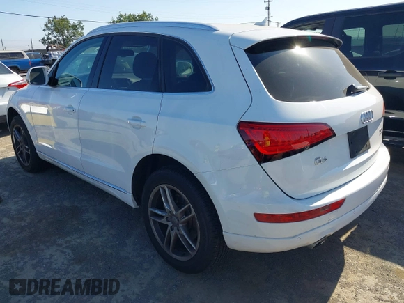 2014 Audi Q5 Premium Plus z VIN WA1CMAFP0EA067186, wystawiony jako IAAI lot #42341367 z przebiegiem 109 463 mil mil oraz . Historia ofert i sprzedaży dostępna na DreamBid. Obrazek 3.
