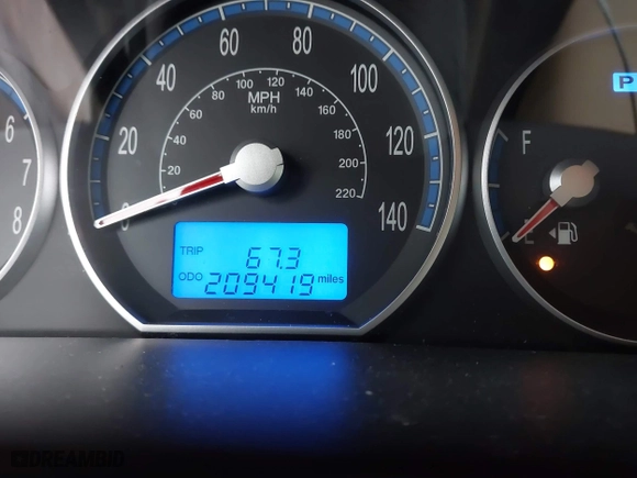 2008 Hyundai Santa Fe SE with VIN 5NMSH13E38H221411, listed as a IAAI auction lot 41907062 with 209,419 mi miles. Bid and sale history available at carsss.com. Image 7.