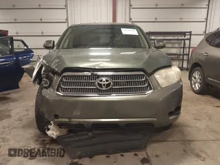 2008 Toyota Highlander Hybrid with VIN JTEEW41A382010228, listed as a IAAI auction lot 41714620 with 152,323 mi miles. Bid and sale history available at carsss.com. Image 13.