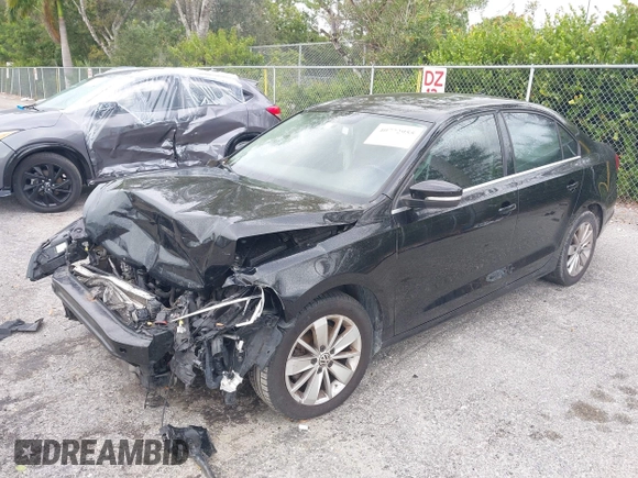 2015 Volkswagen Jetta SE with VIN 3VWD17AJ7FM276323, listed as a IAAI auction lot 40772955 with 135,593 mi miles and . Bid and sale history available at DreamBid. Image 2.