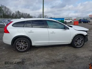 2015 Volvo V60 Cross Country T5 with VIN YV4612HK7F1001607, listed as a IAAI auction lot 41216339 with 138,069 mi miles. Bid and sale history available at carsss.com. Image 14.