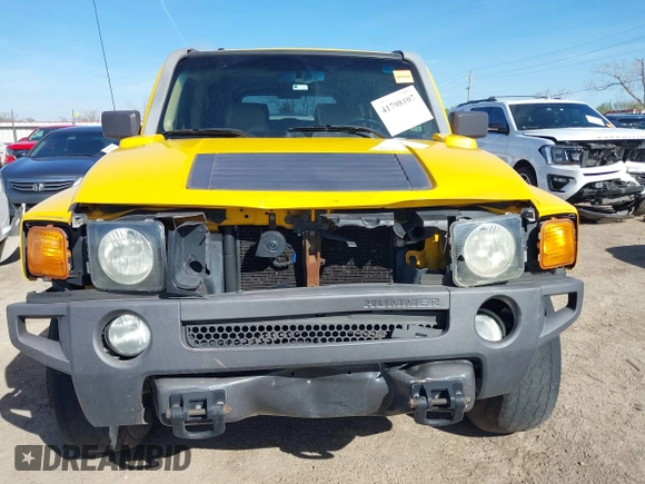 2006 Hummer H3 with VIN 5GTDN136168265845, listed as a IAAI auction lot 41798107 with 147,088 mi miles. Bid and sale history available at carsss.com. Image 12.