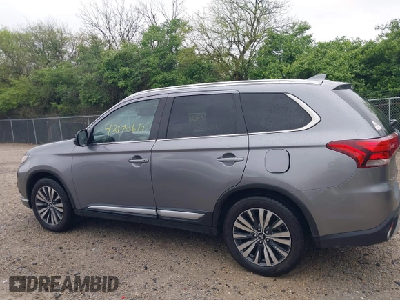 2020 Mitsubishi Outlander SE z VIN JA4AD3A31LJ001086, wystawiony jako IAAI lot #42170611 z przebiegiem 88 367 mil mil oraz . Historia ofert i sprzedaży dostępna na DreamBid. Obrazek 14.