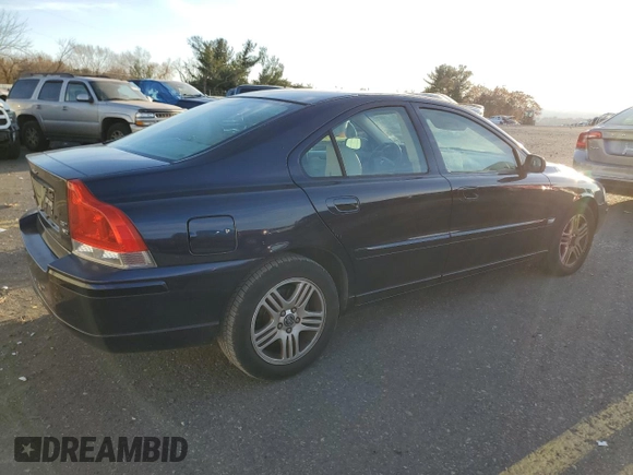 2005 Volvo S60 with VIN YV1RH592452471950, listed as a Copart auction lot 81043554 with 169,279 mi miles and Clean Title. Bid and sale history available at carsss.com. Image 3.