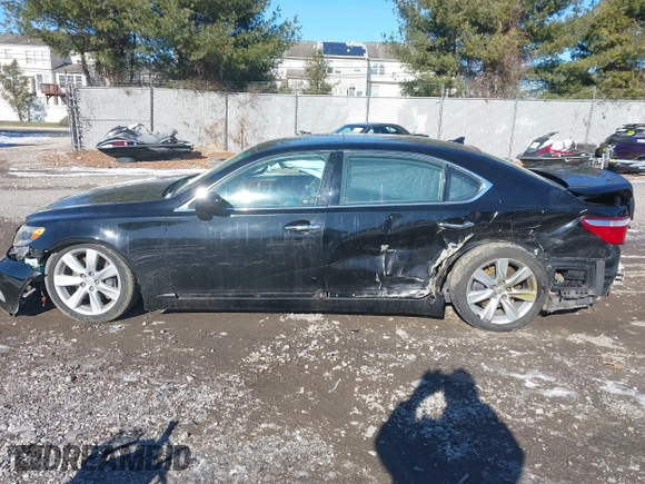 2008 Lexus LS 600h L with VIN JTHDU46F685005113, listed as a IAAI auction lot 41292558 with 176,635 mi miles and . Bid and sale history available at DreamBid. Image 14.