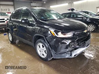 2020 Chevrolet Trax LT with VIN 3GNCJPSB5LL230066, listed as a Copart auction lot 47265815 with 32,501 mi miles and Salvage Title. Bid and sale history available at carsss.com. Image 4.