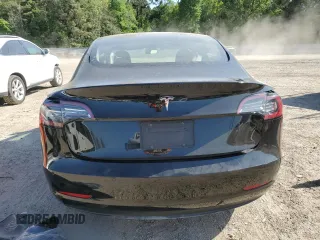 2022 Tesla Model 3 z VIN 5YJ3E1EA8NF147598, wystawiony jako Copart lot #53286125 z przebiegiem Nie podano mil oraz Szkoda całkowita • Salvage title. Historia ofert i sprzedaży dostępna na DreamBid. Obrazek 6.