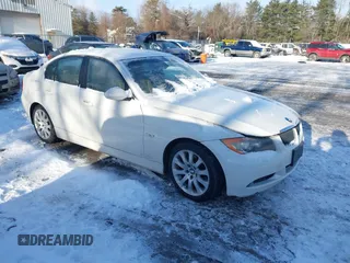 2008 BMW 3 Series 335xi with VIN WBAVD53578A285104, listed as a IAAI auction lot 41511202 with 147,916 mi miles. Bid and sale history available at carsss.com. Image 1.