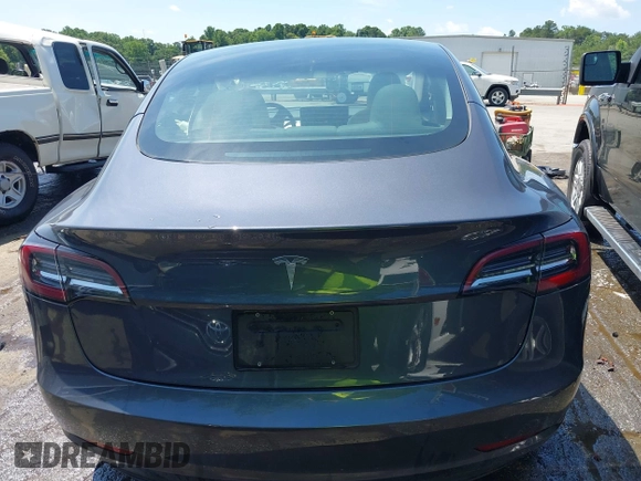 2023 Tesla Model 3 z VIN 5YJ3E1EA7PF413311, wystawiony jako IAAI lot #42442055 z przebiegiem 25 270 mil mil oraz . Historia ofert i sprzedaży dostępna na DreamBid. Obrazek 16.