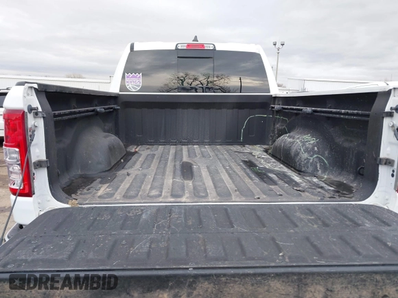 2022 Ram 1500 Big Horn z VIN 1C6SRFMT9NN241711, wystawiony jako IAAI lot #41696580 z przebiegiem 42 693 mil mil oraz . Historia ofert i sprzedaży dostępna na DreamBid. Obrazek 17.