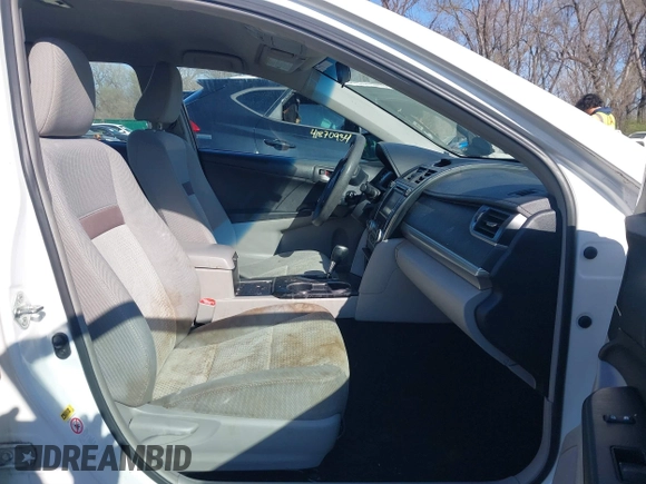 2012 Toyota Camry L with VIN 4T1BF1FK4CU585244, listed as a IAAI auction lot 41888327 with 124,138 mi miles. Bid and sale history available at carsss.com. Image 5.