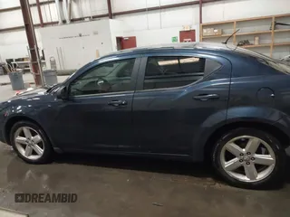 2008 Dodge Avenger SXT z VIN 1B3LC56R08N579174, wystawiony jako IAAI lot #41964299 z przebiegiem 124 540 mil mil oraz . Historia ofert i sprzedaży dostępna na DreamBid. Obrazek 14.