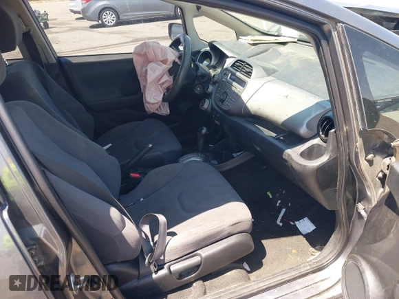 2013 Honda Fit with VIN JHMGE8H37DC023372, listed as a IAAI auction lot 40006280 with 117,791 mi miles. Bid and sale history available at carsss.com. Image 5.