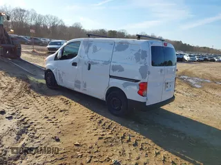 2017 Nissan NV200 S z VIN 3N6CM0KN2HK712280, wystawiony jako IAAI lot #41211228 z przebiegiem 153 840 mil mil oraz . Historia ofert i sprzedaży dostępna na DreamBid. Obrazek 3.