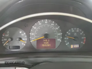 2000 Mercedes-Benz CLK 320/430 z VIN WDBLK70G3YT033094, wystawiony jako Copart lot #49511445 z przebiegiem 193 281 mil mil oraz Szkoda całkowita • Salvage title. Historia ofert i sprzedaży dostępna na DreamBid. Obrazek 9.