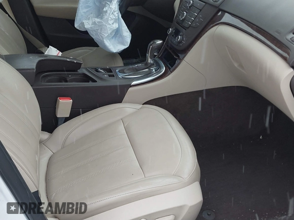 2012 Buick Regal Premium 1 z VIN 2G4GS5EK6C9121248, wystawiony jako IAAI lot #41352657 z przebiegiem 95 805 mil mil oraz . Historia ofert i sprzedaży dostępna na DreamBid. Obrazek 5.