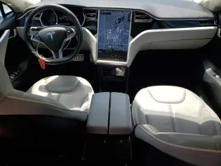 2014 Tesla Model S 60 with VIN 5YJSA1S13EFP63432, listed as a Copart auction lot 56706195 with 114,671 mi miles and Clean Title. Bid and sale history available at DreamBid. Image 8.