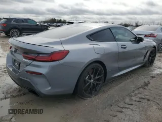 2024 BMW 8 Series M850i xDrive z VIN WBABC4C0XRCN56084, wystawiony jako Copart lot #86747974 z przebiegiem Nie podano mil oraz Szkody całkowita. Historia ofert i sprzedaży dostępna na DreamBid. Obrazek 3.