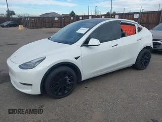2021 Tesla Model Y Long Range with VIN 5YJYGDEE2MF074246, listed as a IAAI auction lot 40456971 with 94,527 mi miles. Bid and sale history available at carsss.com. Image 19.