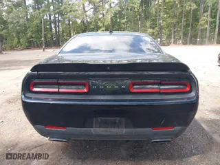 2015 Dodge Challenger R/T with VIN 2C3CDZAT6FH758979, listed as a IAAI auction lot 40291488 with 152,236 mi miles. Bid and sale history available at carsss.com. Image 17.