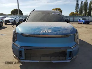 2024 Kia EV9 GT-Line with VIN KNDAEFS5XR6026097, listed as a Copart auction lot 42690075 with 9,209 mi miles and Salvage Title. Bid and sale history available at carsss.com. Image 5.