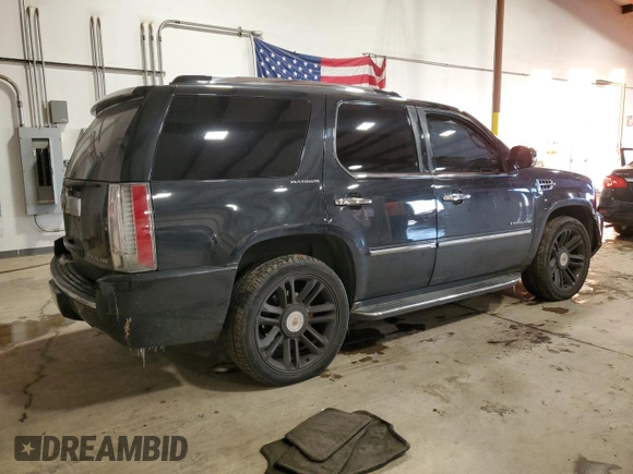 2013 Cadillac Escalade Platinum Edition with VIN 1GYS4DEFXDR106971, listed as a Copart auction lot 87660985 with 197,951 mi miles and Salvage Title. Bid and sale history available at carsss.com. Image 3.