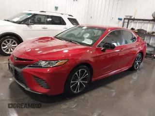 2020 Toyota Camry SE z VIN 4T1G11AKXLU378840, wystawiony jako IAAI lot #42110611 z przebiegiem 75 767 mil mil oraz . Historia ofert i sprzedaży dostępna na DreamBid. Obrazek 20.
