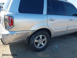 2007 Honda Pilot EX-L with VIN 5FNYF28617B036992, listed as a IAAI auction lot 41861449 with 159,439 mi miles. Bid and sale history available at carsss.com. Image 6.