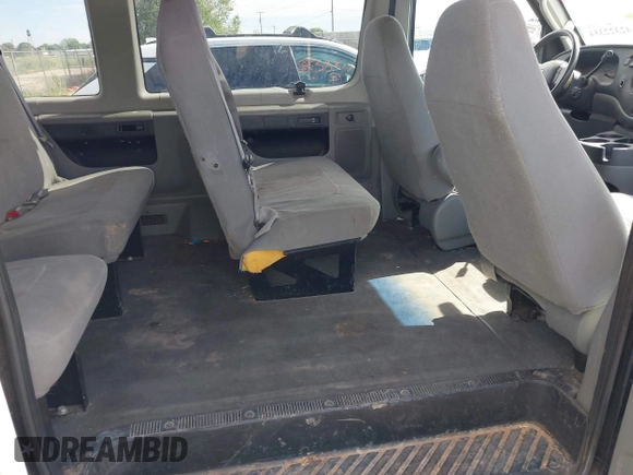 2006 Ford Econoline Passenger XL with VIN 1FDSS31L76DA36925, listed as a IAAI auction lot 42322354 with 114,834 mi miles and . Bid and sale history available at DreamBid. Image 8.
