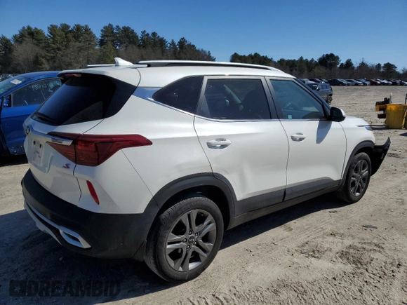 2021 Kia Seltos S with VIN KNDEU2AA6M7080916, listed as a Copart auction lot 48461425 with 45,616 mi miles and Salvage Title. Bid and sale history available at DreamBid. Image 3.