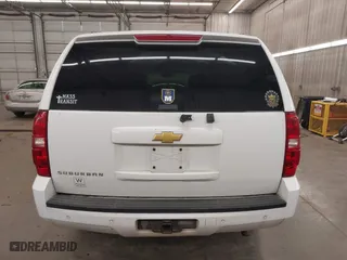 2013 Chevrolet Suburban LT with VIN 1GNSKJE74DR145680, listed as a IAAI auction lot 42114209 with 178,052 mi miles. Bid and sale history available at carsss.com. Image 17.