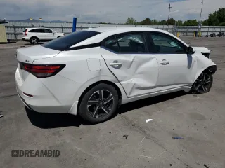 2024 Nissan Sentra SV z VIN 3N1AB8CV3RY224745, wystawiony jako Copart lot #57829955 z przebiegiem 25 449 mil mil oraz Szkoda całkowita • Salvage title. Historia ofert i sprzedaży dostępna na DreamBid. Obrazek 3.