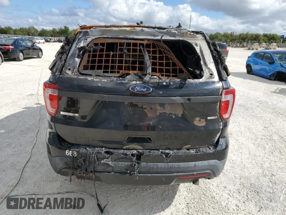 2016 Ford Utility Police Interceptor with VIN 1FM5K8AR8GGC26327, listed as a Copart auction lot 84211204 with 0 mi miles and Salvage Title. Bid and sale history available at carsss.com. Image 6.