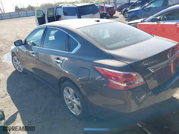 2013 Nissan Altima 2.5 SV with VIN 1N4AL3AP0DN408408, listed as a IAAI auction lot 41827791 with 184,504 mi miles. Bid and sale history available at carsss.com. Image 3.