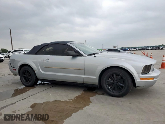2006 Ford Mustang Standard with VIN 1ZVFT84N765217592, listed as a Copart auction lot 57728195 with 206,750 mi miles and Clean title. Bid and sale history available at DreamBid. Image 4.