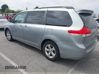 2011 Toyota Sienna LE AAS with VIN 5TDKK3DC0BS119045, listed as a IAAI auction lot 42184748 with 196,607 mi miles. Bid and sale history available at carsss.com. Image 3.