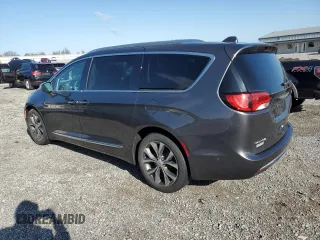 2017 Chrysler Pacifica Limited z VIN 2C4RC1GG7HR851155, wystawiony jako Copart lot #52195685 z przebiegiem 83 060 mil mil oraz Szkoda całkowita • Salvage title. Historia ofert i sprzedaży dostępna na DreamBid. Obrazek 2.
