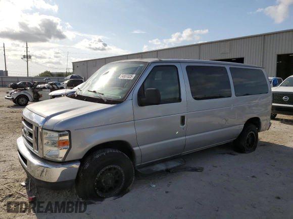 2014 Ford Econoline Passenger XL z VIN 1FBNE3BL8EDA04396, wystawiony jako Copart lot #54657025 z przebiegiem 84 772 mil mil oraz Szkody całkowita. Historia ofert i sprzedaży dostępna na DreamBid. Obrazek 1.