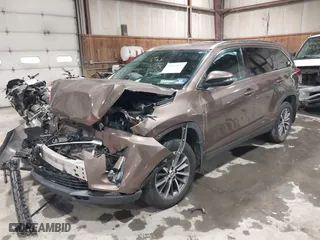 2019 Toyota Highlander SE with VIN 5TDJZRFH5KS973127, listed as a IAAI auction lot 41566877 with 63,557 mi miles. Bid and sale history available at carsss.com. Image 17.