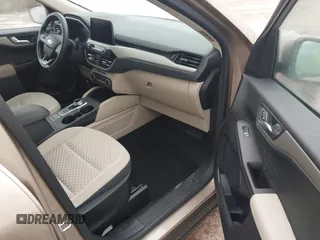 2020 Ford Escape SE with VIN 1FMCU0G60LUB97403, listed as a IAAI auction lot 41544829 with 47,734 mi miles. Bid and sale history available at carsss.com. Image 5.