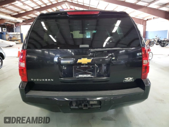 2014 Chevrolet Suburban LT with VIN 1GNSKJE77ER131290, listed as a Copart auction lot 71351994 with 258,058 mi miles and Clean Title. Bid and sale history available at carsss.com. Image 6.