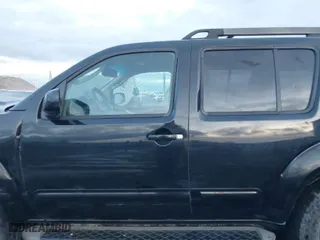 2010 Nissan Pathfinder SE with VIN 5N1AR1NB8AC626076, listed as a IAAI auction lot 41144235 with 172,709 mi miles. Bid and sale history available at carsss.com. Image 14.