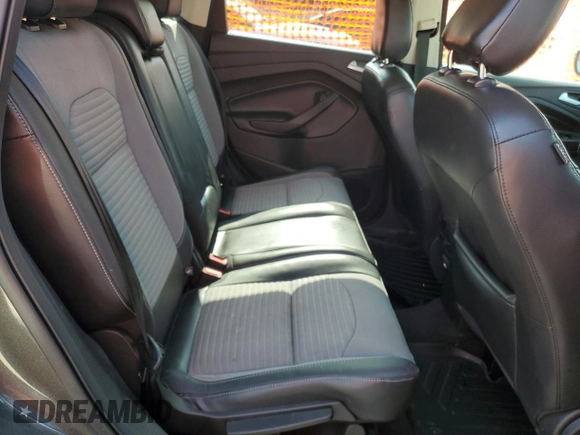 2019 Ford Escape SE z VIN 1FMCU0GD9KUA52728, wystawiony jako Copart lot #58410975 z przebiegiem 109 483 mil mil oraz Czysty tytuł • Clean title. Historia ofert i sprzedaży dostępna na DreamBid. Obrazek 11.